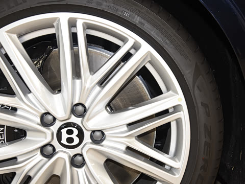 2026�� 4.0T V8 ��׼��