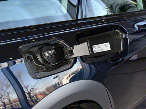 2025�� allroad quattro 55 TFSI ��̽�ռ�