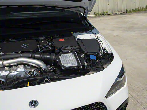 2025�� CLA 260 4MATIC ���ܳ�