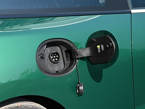 2026�� 466km COOPER E ������