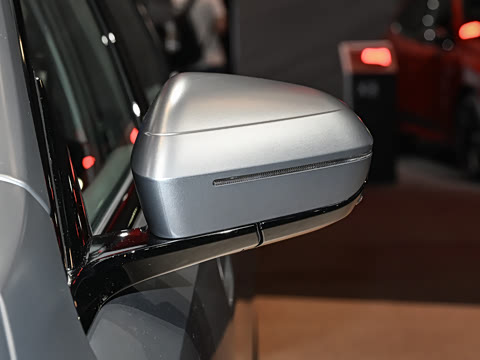 2026�� �Ŀ� xDrive 50L M�˶���װ
