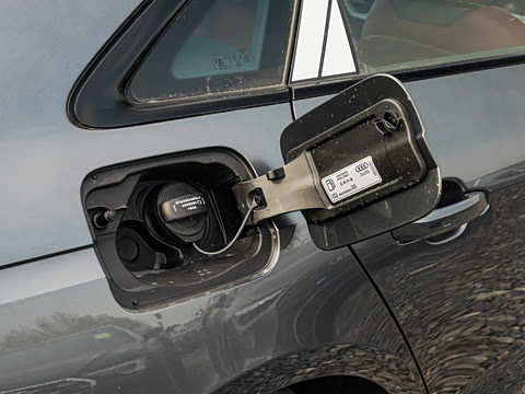 2026�� 200���������� 40 TFSI ����������