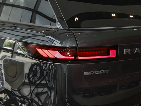 2025�� 400PS Dynamic SE