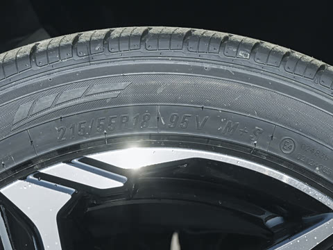 2025�� �Ŀ� ���� 2.0L CVT XV+���Ȱ�