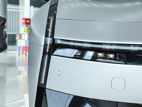 2025�� 750 �������� Ultra