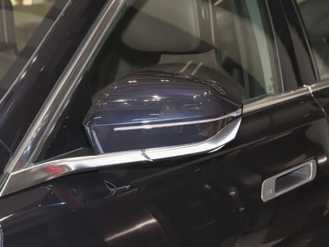 2026�� 735Li M�˶���װ