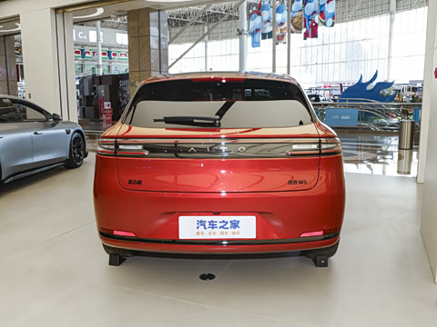 2025�� ����   Ultra ������