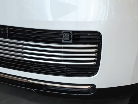 2025�� 4.4 V8 SV���ٴ����ӳ��� 4��