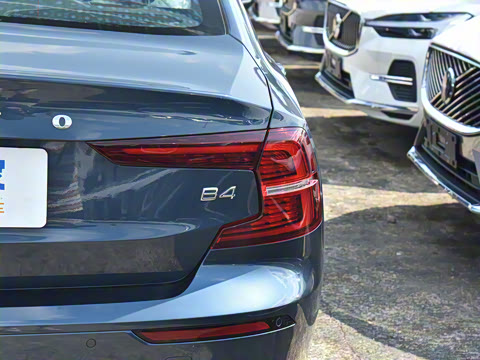 2026�� B4 ���ݺ�����