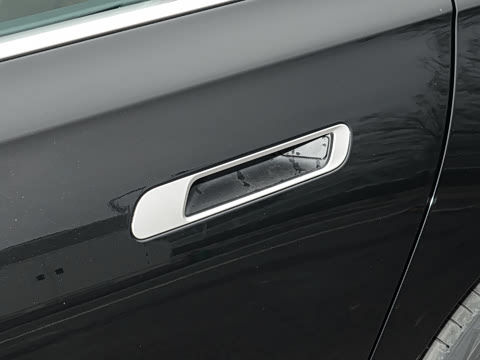 2026�� �Ŀ� 740Li ������ M�˶���װ