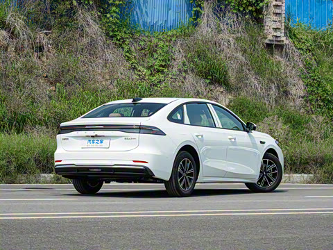 2025�� EM-i 70km ������