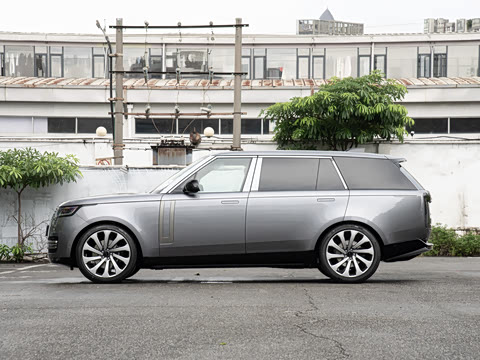 2026�� 3.0 L6 400PS HSE�����