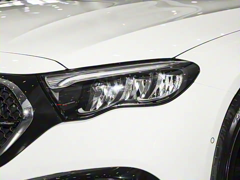 2025�� �Ŀ� E 260 �˶���