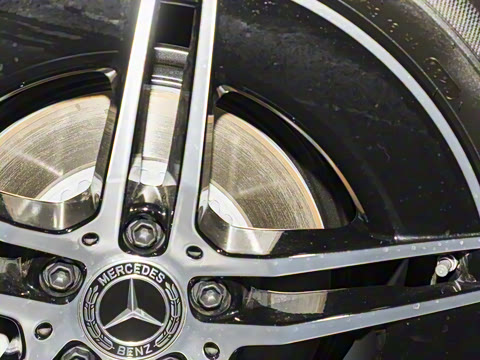 2025�� �Ŀ� E 260 �˶���