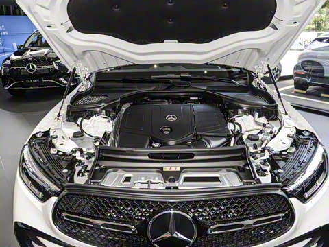 2025�� �Ŀ� GLC 260 4MATIC ����SUV