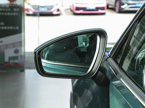 2025�� ̽��L 300TSI ������Ӣ