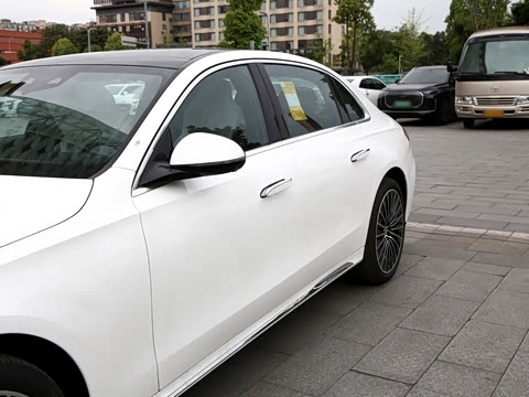2026�� �Ŀ�� E 300 L ʱ���˶���