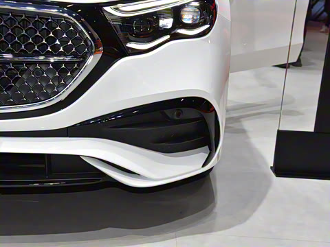 2026�� E 300 �������˶���