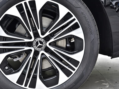 2026�� E 300 L ������