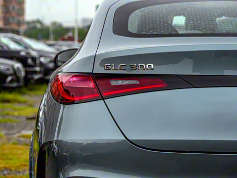 2025�� �Ŀ� GLC 300 4MATIC ����SUV