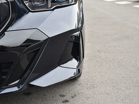 2026�� �Ŀ� 530Li ������ M�˶���װ