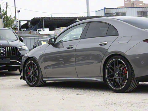2025�� AMG CLA 45 S 4MATIC+