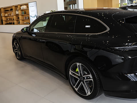 2025�� �ھ������ 100kWh Touring