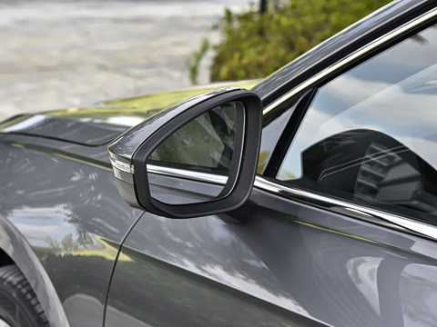 2026�� L 300TSI DSG ������