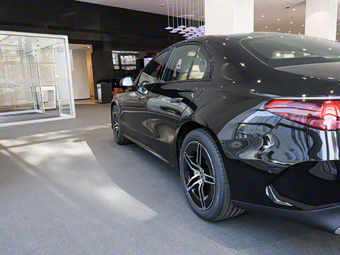 2026�� E 300 ʱ�����˶���