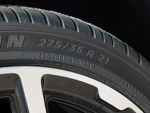 2025�� 820 Max