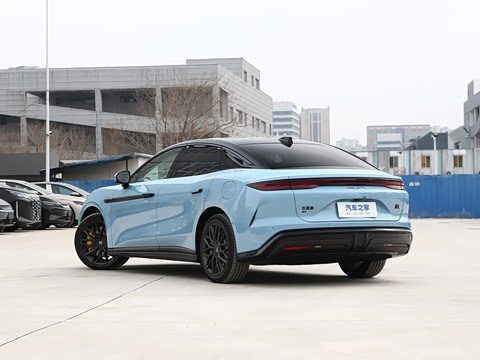 2025�� EV 701KM�����״��콢��