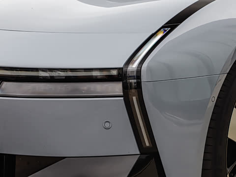 2025�� 750 ���������� Ultra