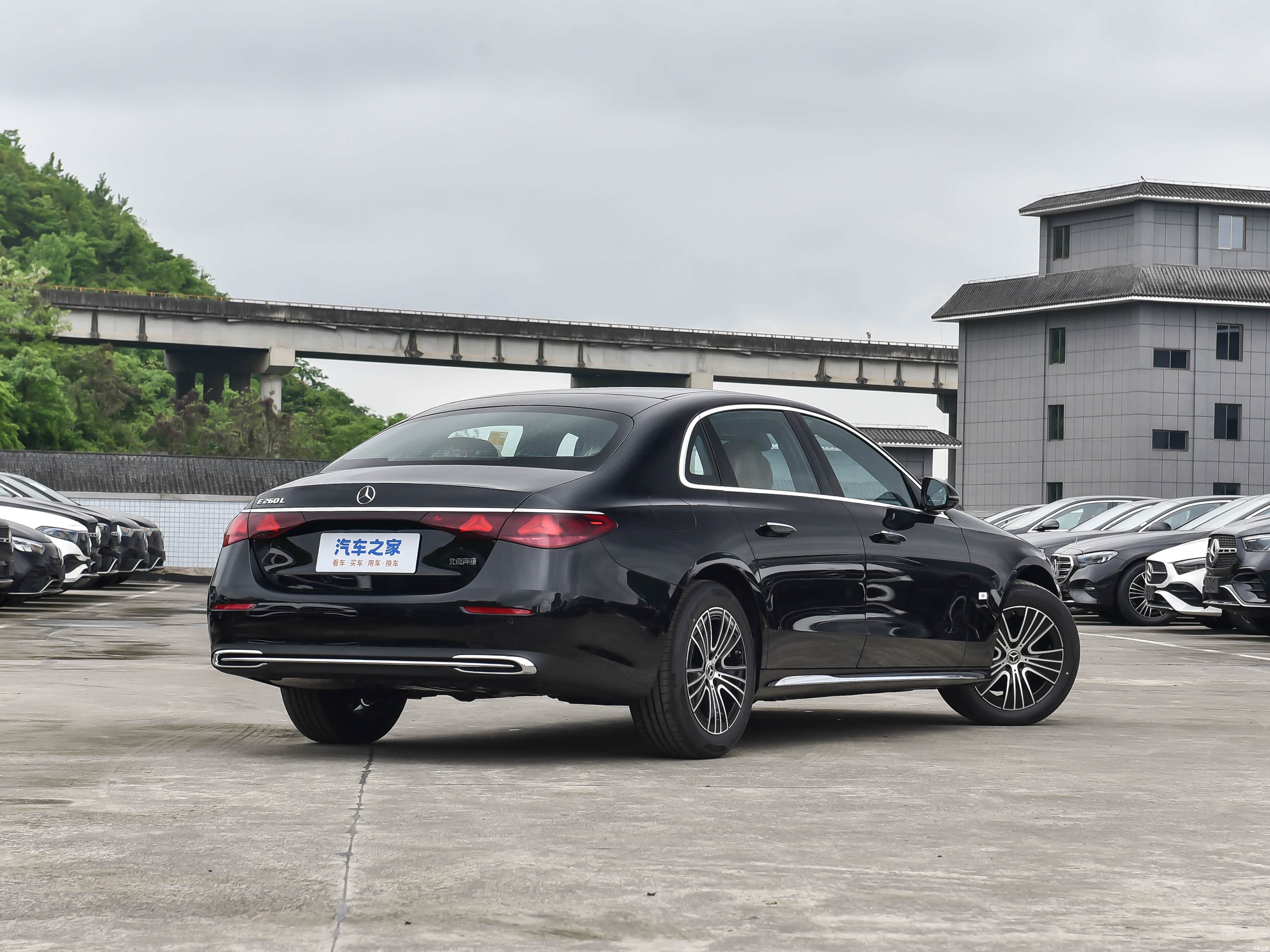 Mercedes-Benz E, миниатюра 7