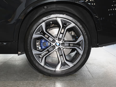 2026�� �Ŀ� xDrive 40Li M�˶���ҹ��װ