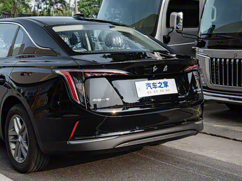 2025�� 610km PLUS