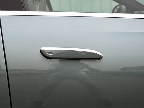 2026�� E 300 L ������
