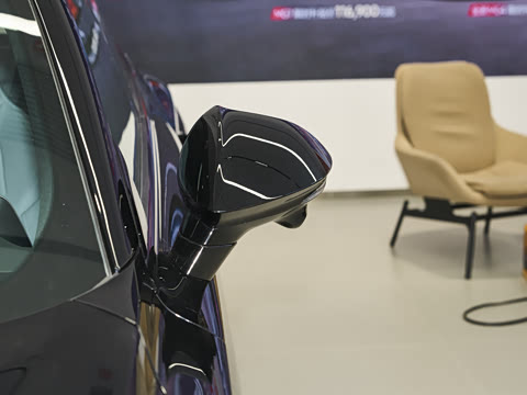 2026�� 2.0T Trophy+ �����˶���