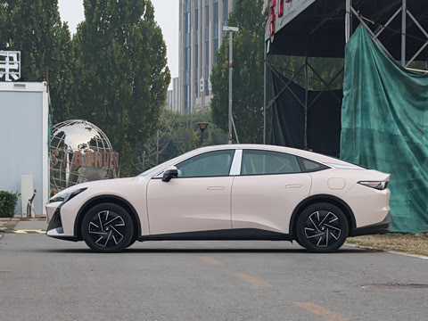 2025�� �Ŀ� 560PRO 185kW