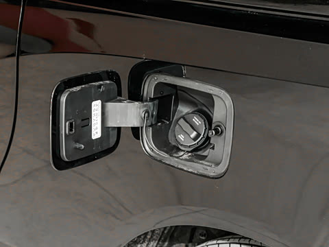 2026�� ���̰� 230����� 7��