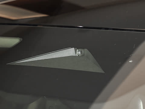 2025�� 2.0T ������ҫ��