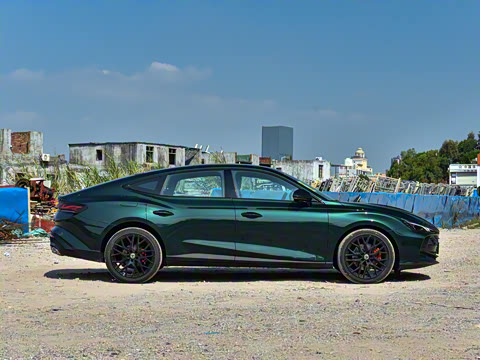 2026�� 2.0T Trophy+ �����˶���