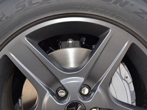 2026�� 110 3.0T P400 X-Dynamic SE