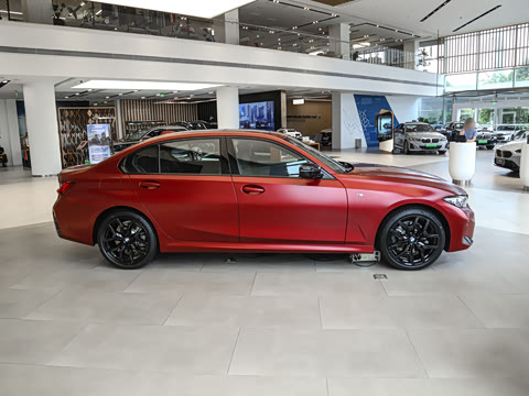 2026�� 330Li �����