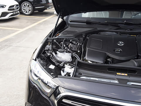 2025�� �Ŀ� E 260 L