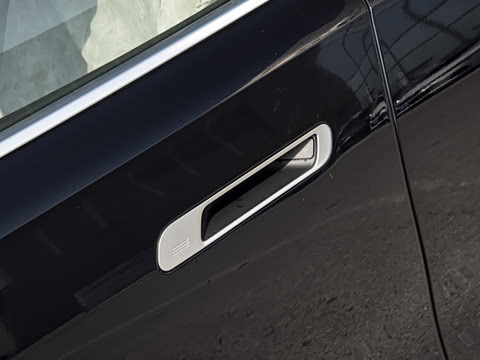 2026�� 740Li ������ M�˶���װ