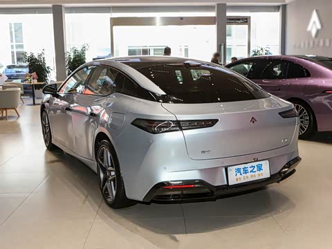 2025�� �Ŀ� 710 Max��
