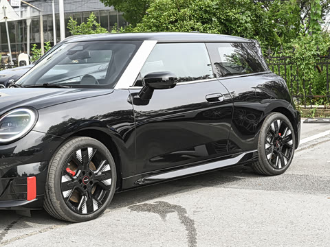 2026�� JOHN COOPER WORKS �ڱ��ر��