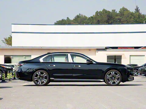 2026�� 740Li ������ M�˶���װ