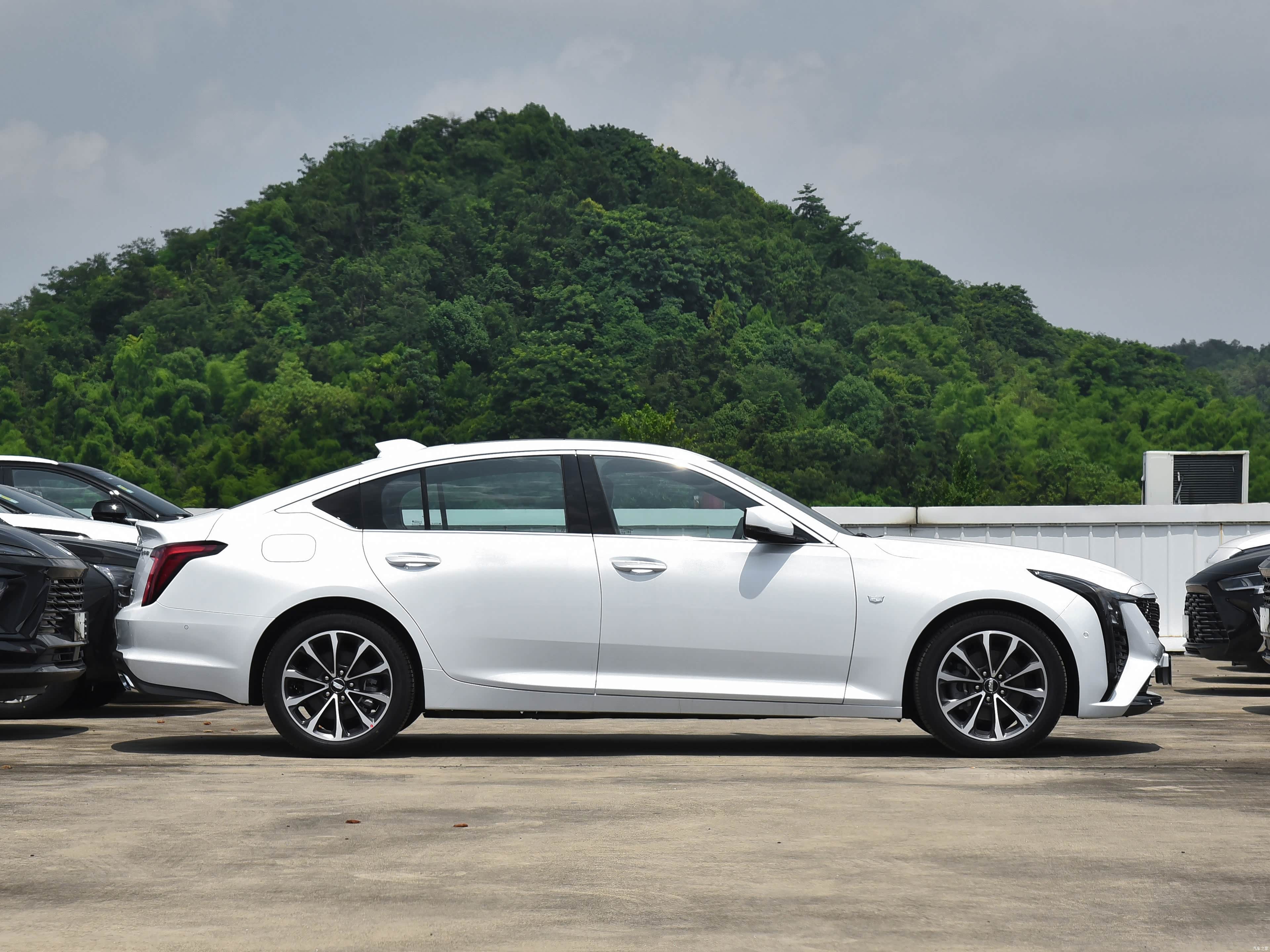 Cadillac CT5, миниатюра 8