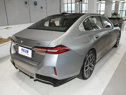 2026�� eDrive 40L M�˶���װ